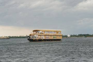 Classic Legend 2 houseboat