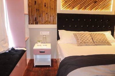 Black Pearl 5 — Alleppey premium & luxury houseboat