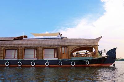 Black Pearl 5 — Alleppey premium & luxury houseboat