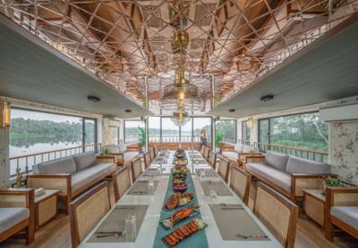 Emperor 5 — Alleppey ultra-luxury houseboat