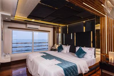 Royal Palace 6 — Alleppey premium & luxury houseboat
